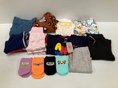 VARIETY OF CHILDREN'S AND BABY CLOTHES IN VARIOUS STYLES AND SIZES INCLUDING BROWN SIMPLEJOY DRESS SIZE S - LOCATION 38C.