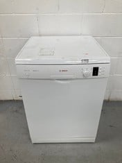 BOSCH - FREESTANDING DISHWASHER, 60 CM, ECOSILENCE MOTOR, DEFERRED PROGRAMMING, WHITE, SMS25AW05E, (P.V.P. 378€, INCOMPLETE, DIRTY).