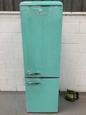 CECOTEC RETRO COMBI FRIDGE 300 L BOLERO COOLMARKET COMBI ORIGIN 300 GREEN E, CLASS E, LED INTERIOR, CRISPER BOX, TEMPERATURE CONTROL, CHROME HANDLE AND GLASS TRAYS. P.V.P 478€ (DAMAGED).