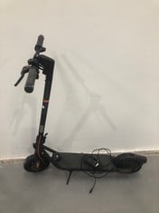 SEGWAY-NINEBOT, ELECTRIC SCOOTER, MODEL F2 PRO E FOR ADULTS, 25 KM/H TOP SPEED, 55 KM RANGE, INDICATORS, FRONT SUSPENSION (ELECTRIC FAILURE 88, WITHOUT ORIGINAL BOX) P.V.P 599€, OPTION.