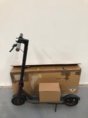 XIAOMI MI ELECTRIC SCOOTER WITH A RANGE OF 30 KM, BLACK (NO CHARGER, DOES NOT TURN ON, COMES WITH TWO SPARE TYRES) P.V.P 328,46€.