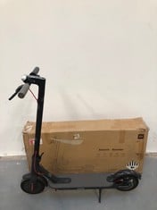 XIAOMI MI ELECTRIC SCOOTER WITH 30 KM RANGE, BLACK (NO CHARGER, NO POWER) P.V.P 328,46€.