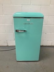 CECOTEC SMALL FRIDGE - RETRO TABLETOP FRIDGE 90L BOLERO COOLMARKET TT ORIGIN 90 BLUE. MINI FRIDGE WITH ICEBOX, CHROME HANDLE, BOTTLE OPENER, VINTAGE STYLE IN BLUE (P.V.P 189€) (DAMAGED AND BROKEN POW