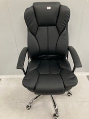 SONGMICS OFFICE CHAIR WITH EXPANDED SEAT, BLACK, 112-122 CM, (P.V.P. €139.99).