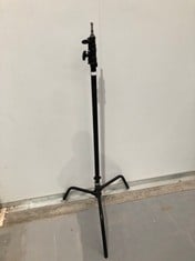 AVENGER FOLD FLAT TRIPOD