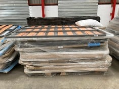 PALLET VARIETY OF UPHOLSTERED BASES AND BED BASES INCLUDING HERMES BASE 150X190CM (MAY BE BROKEN OR INCOMPLETE).