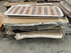 PALLET VARIETY OF BED BASES AND UPHOLSTERED BASES INCLUDING BASE 3T BLACK COLOUR 135X190CM (MAY BE BROKEN OR INCOMPLETE).