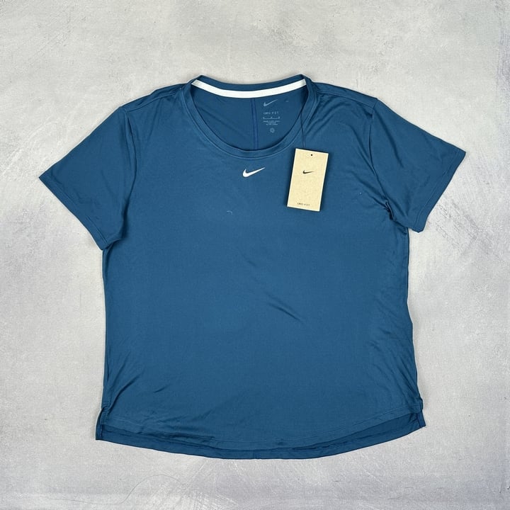 Nike Womens T-Shirt With Tags - Size M (VAT ONLY PAYABLE ON BUYERS PREMIUM) (BAAP209)