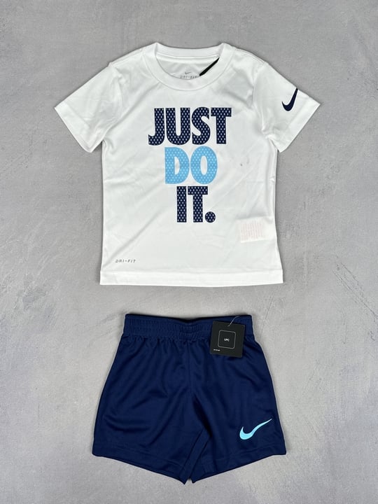 Nike T-Shirt & Shorts Set With Tags - Size 2-3 Y (VAT ONLY PAYABLE ON BUYERS PREMIUM) (BAAP241)