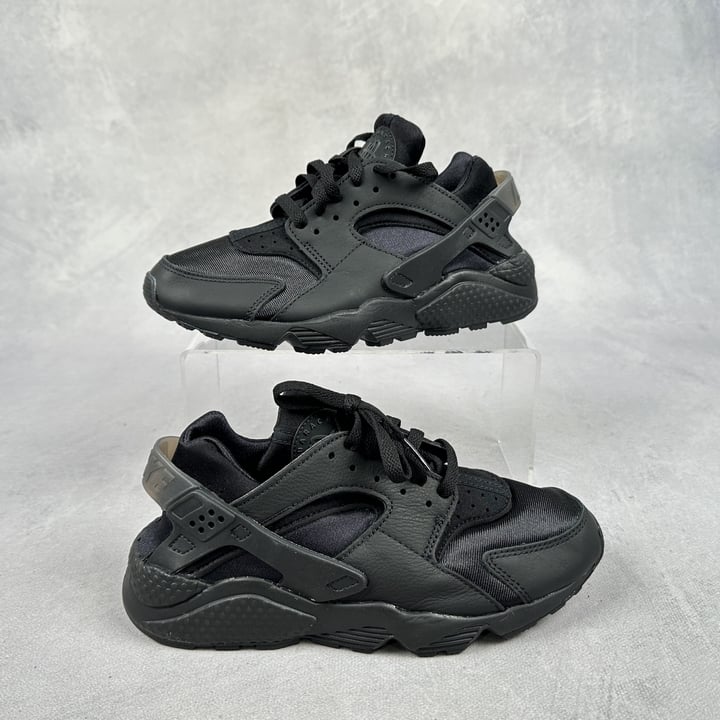 Nike Air Huarache Sneakers REF:DH4439-001  - Size UK 4.5 (VAT ONLY PAYABLE ON BUYERS PREMIUM) (BAAP119)