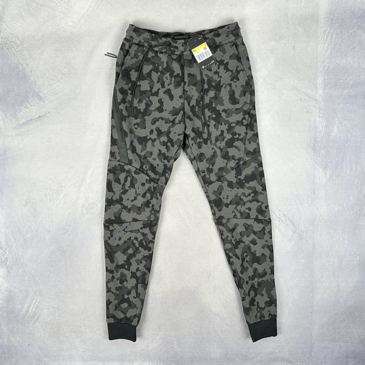 Nike Camo BottomsWith Tags - Size S (VAT ONLY PAYABLE ON BUYERS PREMIUM) (BAAP152)