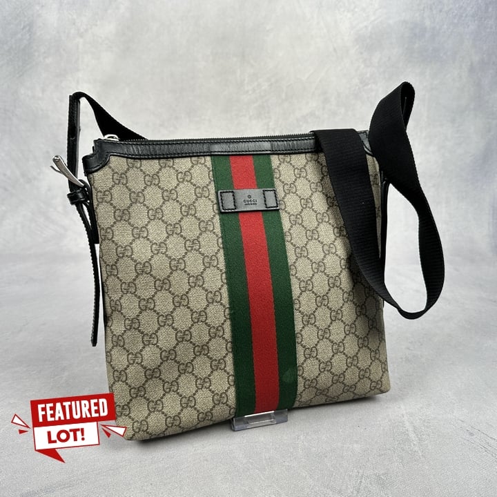 Gucci GG Supreme Monogram Messenger Bag - 28x29x4cm Approx (VAT ONLY PAYABLE ON BUYERS PREMIUM) (BAAP76)