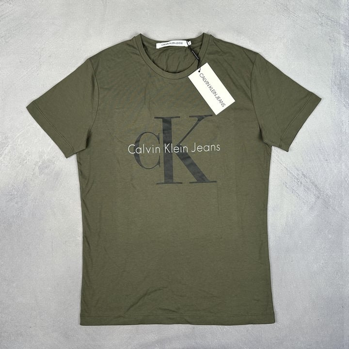 Calvin Klein Jeans T-Shirt With Tags - Size S (VAT ONLY PAYABLE ON BUYERS PREMIUM) (BAAP202)