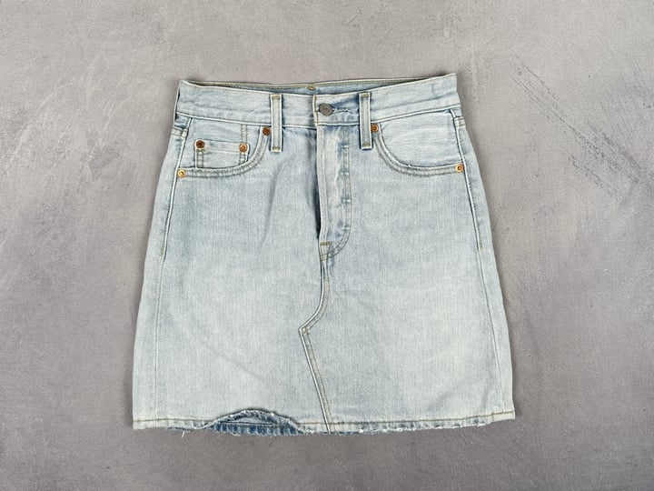 Levi's Denim Skirt  - Size W25 (VAT ONLY PAYABLE ON BUYERS PREMIUM) (BAAP226)