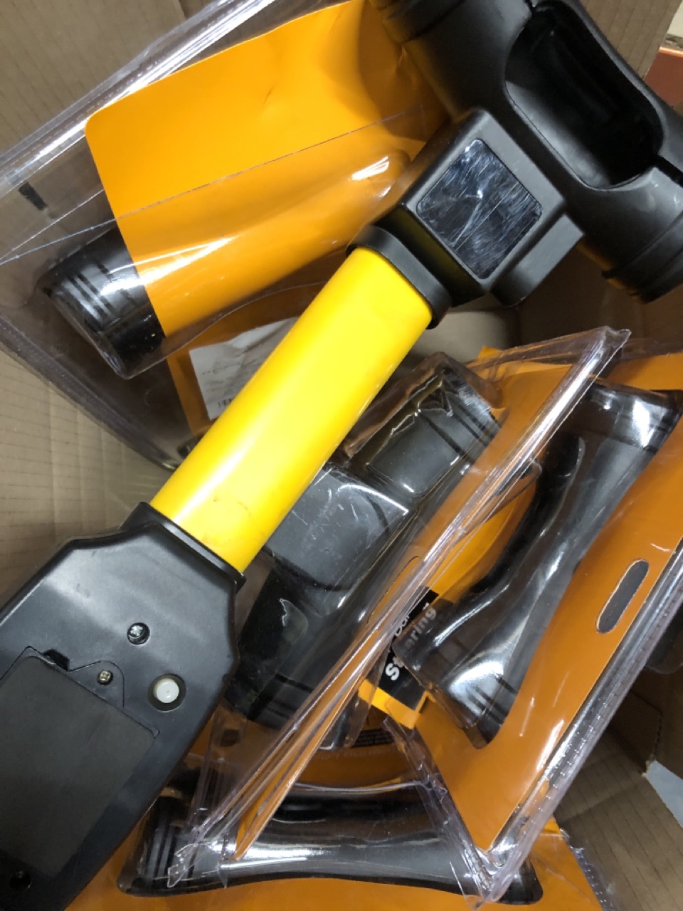 John Pye Auctions BOX OF STEERING WHEEL LOCKS BAY 35 