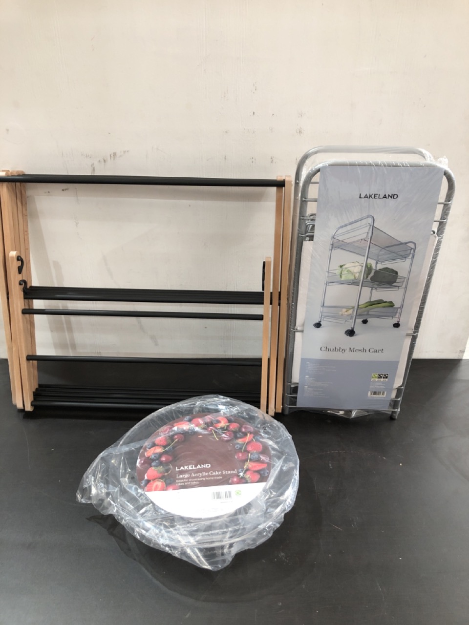 John Pye Auctions LAKELAND BEECH WOOD & STEEL CONCERTINA AIRER TO INCLUDE LAKELAND CHUBBY MESH