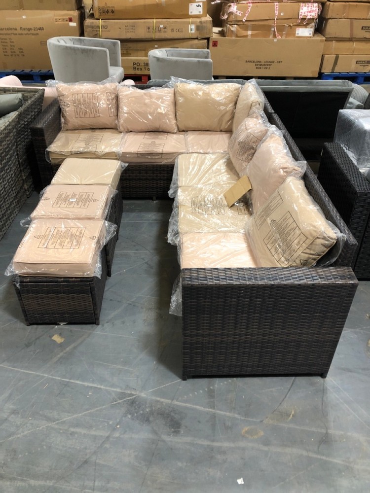 John Pye Auctions 5 SEATER RATTAN GARDEN CORNER FURNITURE SET IN BROWN/BEIGE WITH 3 X STOOLS