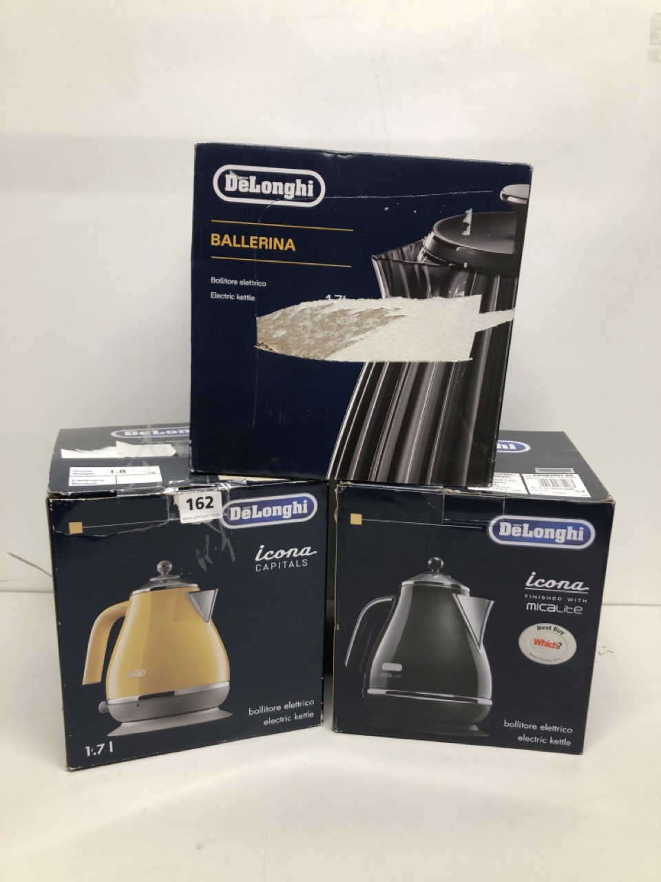 John Pye Auctions 3 X ASSORTED DELONGHI KETTLES