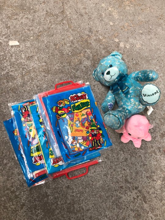 John Pye Auctions QTY OF ASSORTED CHILDRENS ITEMS TO INCLUDE DISNEY