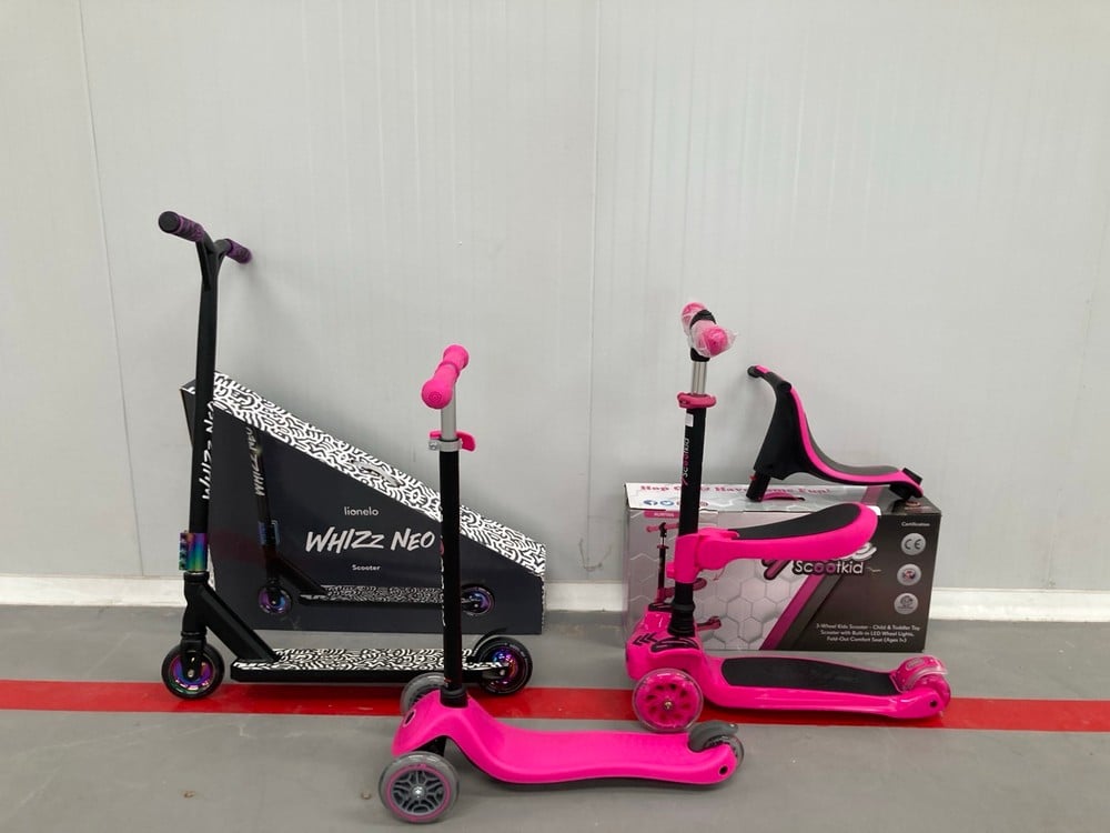4X CHILDREN'S ITEM INCLUDING PINK AND BLACK HUNTLE