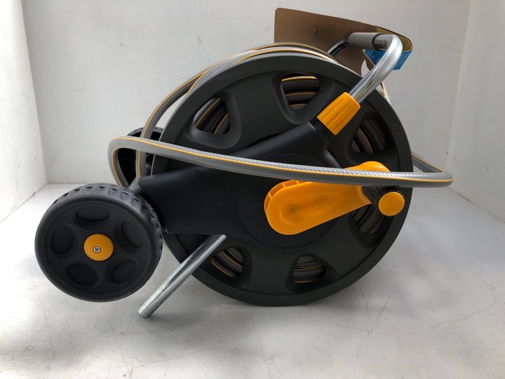 John Pye Auctions - 2 WHEELED PORTABLE FAST ROLL HOSE PIPE RACK IN GREY ...