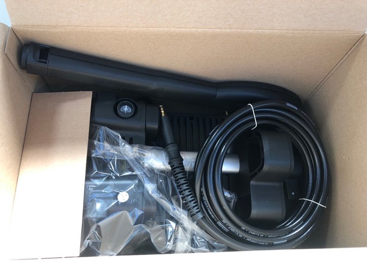 John Pye Auctions KARCHER K4 COMPACT UM LOCATION F4