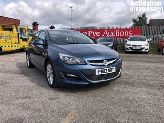 Location: Nottingham - 2013 VAUXHALL ASTRA ACTIVE 5 DOOR HATCHBACK REG: PN13NRY, 1398cc PETROL, 5 SPEED MANUAL PETROL, Former Keepers: 2, Keys: Yes, MOT Expiry date: 16/01/2024