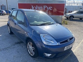 Location: South Wales - 2005 FORD FIESTA GHIA 5 Door Hatchback REG: CE55YPF, Keys: Yes, MOT Expiry date: 16/10/2024, 1388 Petrol, 5 Speed Manual Petrol, Former Keepers: 8