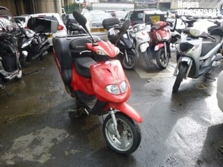 Location:  Hayes - 2014 TAIWAN GOLDEN BEE DELIVERY 125 Scooter REG: LP14EXV, Keys: No, MOT Expiry date: 03/07/2017, 124 Petrol, AUTOMATIC, Former Keepers: 2