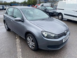 Location: North Woolwich - 2010 VOLKSWAGEN GOLF SE TSI S-A 5 Door Hatchback REG: EK10JXZ, Keys: No, MOT Expiry date: 22/02/2024, 1390 Petrol, 7 Speed S-Auto Petrol, Former Keepers: 5