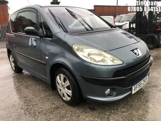 Location: Nottingham - 2006 PEUGEOT 1007 DOLCE SEMI-AUTO 3 Door Hatchback REG: VF55ZKB, Keys: No, MOT Expiry date: 07/03/2025, 1587 Petrol, 5 Speed Semi Auto Petrol, Former Keepers: 10