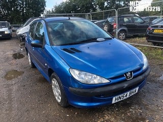 Location: Mitcham - 2004 PEUGEOT 206 S 5 Door Hatchback REG: HN54BHA, Keys: No, MOT Expiry date: 04/11/2024, 1360 Petrol, 5 Speed Manual Petrol, Former Keepers: 5