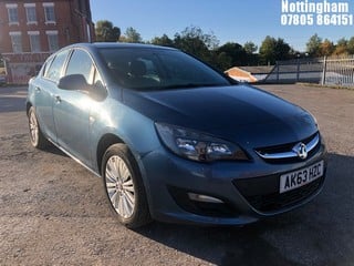 Location: Nottingham - 2013 VAUXHALL ASTRA ENERGY CDTI 5 DOOR HATCHBACK REG: AK63HZC, 1686cc DIESEL, 6 SPEED MANUAL DIESEL, Former Keepers: 8, Keys: Yes, MOT Expiry date: 21/01/2025