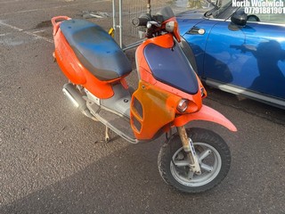 NOTE: ATF Registered Buyers ONLY - Location: North Woolwich - 1998 APRILIA RALLY 50 Moped REG: R189GJO, Keys: No, MOT Expiry date: 17/06/2021, 49 Petrol, AUTOMATIC, Former Keepers: 4