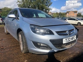 Location: Mitcham - 2014 VAUXHALL ASTRA EXCITE 5 Door Hatchback REG: T22HFC, Keys: No, MOT Expiry date: 11/02/2025, 1598 Petrol, 5 Speed Manual Petrol, Former Keepers: 4