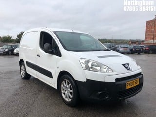 Location: Nottingham - 2010 PEUGEOT PARTNER 850 PROFESS HDI Panel Van REG: PN60RBV, Keys: No, MOT Expiry date: 10/12/2022, 1560 Diesel, 5 Speed Manual Diesel, Former Keepers: 5