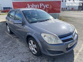 Location: South Wales - 2007 VAUXHALL ASTRA CLUB CDTI 100 5 Door Hatchback REG: NA57ZJO, Keys: No, MOT Expiry date: 26-04-2024, 1686 Diesel, 5 Speed Manual Diesel, Former Keepers: 3