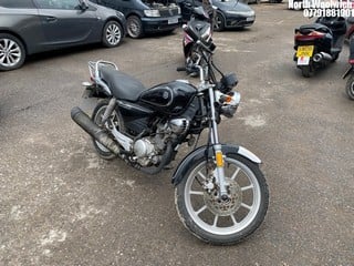 Location: North Woolwich - 2013 YAMAHA YBR 125 CUSTOM Motorcycle REG: CV13OMT, Keys: No, MOT Expiry date: 18/11/2023, 124 Petrol, MANUAL, Former Keepers: 7