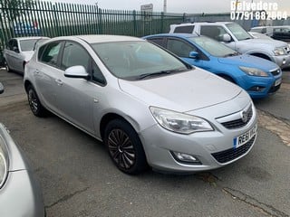 Location: Belvedere - 2011 VAUXHALL ASTRA EXCLUSIV 98 5 Door Hatchback REG: RE61VKZ, Keys: No, MOT Expiry date: 21/01/2025, 1398 Petrol, 5 Speed Manual Petrol, Former Keepers: 5