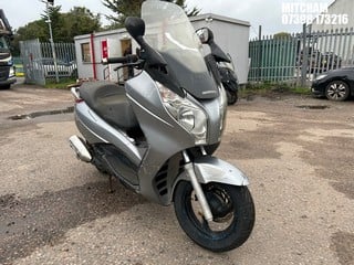 Location: Mitcham - 2012 HONDA FES 125-B Motorcycle REG: MK62RXH, Keys: No, MOT Expiry date: 09/12/2022, 125 Petrol, Automatic, Former Keepers: 7