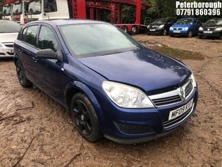 Location: Peterborough - 2009 VAUXHALL ASTRA CLUB 5 Door Hatchback REG: MF09KXY, Keys: No, MOT Expiry date: 18/12/2024, 1598 Petrol, 5 Speed Manual Petrol, Former Keepers: 5