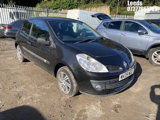 Location: Leeds - 2009 RENAULT CLIO EXTREME 3 Door Hatchback REG: MK09WGU, Keys: No, MOT Expiry date: 11-03-2025, 1149 Petrol, 5 Speed Manual Petrol, Former Keepers: 3