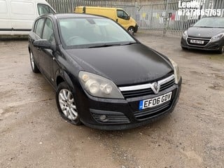 Location: Leeds - 2006 VAUXHALL ASTRA DESIGN AUTO 5 Door Hatchback REG: EF06GDV, Keys: No, MOT Expiry date: 12-11-2024, 1796 Petrol, 4 Speed Auto Petrol, Former Keepers: 11