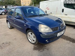 Location: North Woolwich - 2004 RENAULT CLIO DYNAMIQUE 16V 5 Door Hatchback REG: LX04YWE, Keys: No, MOT Expiry date: 26/07/2025, 1149 Petrol, 5 Speed Manual Petrol, Former Keepers: 3