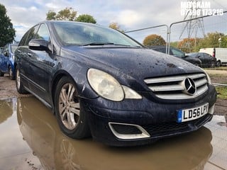 Location: Mitcham - 2006 MERCEDES R500 SE A Estate REG: LD56LPY, Keys: No, MOT Expiry date: 01/11/2024, 4966 Petrol, 7 Speed Auto Petrol, Former Keepers: 6