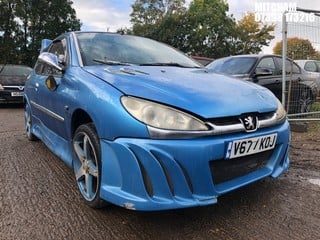 Location: Mitcham - 1999 PEUGEOT 206 GLX 3 Door Hatchback REG: V677KOJ, Keys: No, MOT Expiry date: 08/04/2024, 1360 Petrol, 5 Speed Manual Petrol, Former Keepers: 16