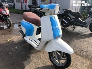 Location: Mitcham - 2012 LAMBRETTA LN Moped REG: EU12EXF, Keys: No, MOT Expiry date: 14/12/2020, 125 Petrol, AUTOMATIC, Former Keepers: 8