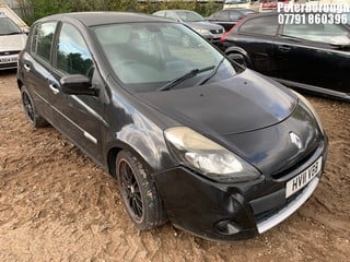 Location: Peterborough - 2011 RENAULT CLIO DYNAMIQUE TOMTOM TCE 5 Door Hatchback REG: HV11VBB, Keys: No, MOT Expiry date: 03/10/2024, 1149 Petrol, 5 Speed Manual Petrol, Former Keepers: 7