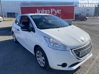 Location: South Wales - 2013  PEUGEOT  208 ACCESS 	 3 Door Hatchback 	 REG: CE63AED, 999cc Petrol , 5 Speed Manual Petrol 	, Former Keepers: 3, Keys: Yes, MOT Expiry date: 29/01/2024