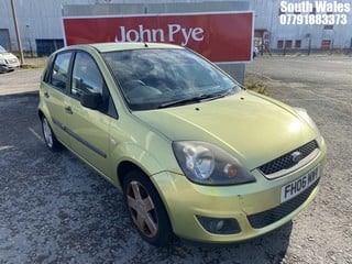 Location: South Wales - 2006 FORD FIESTA ZETEC 5 Door Hatchback REG: FH06MWY, Keys: No, MOT Expiry date: 03/10/2024, 1242 Petrol, 5 Speed Manual Petrol, Former Keepers: 5